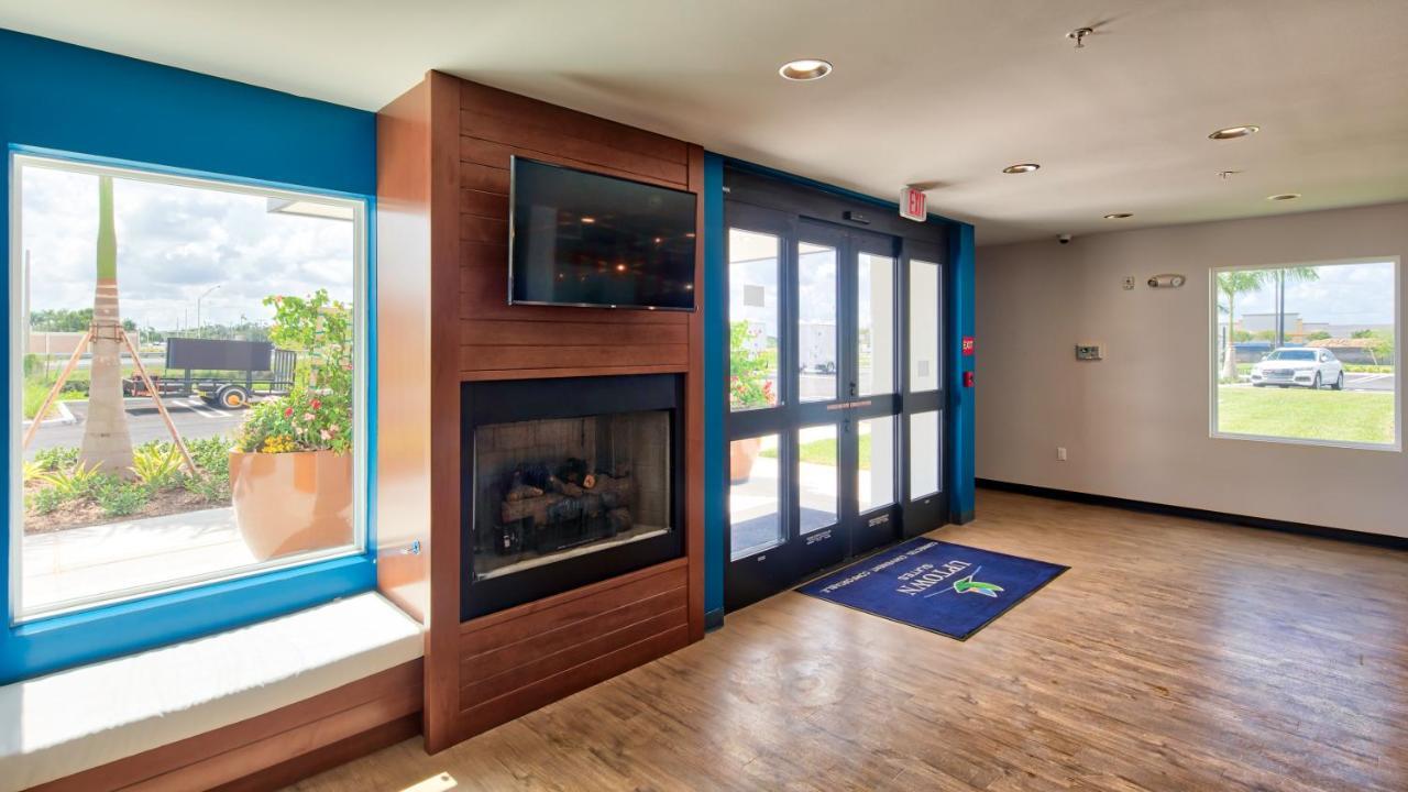 Uptown Suites Extended Stay Tampa Fl - Riverview Riverview  Eksteriør bilde